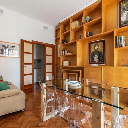 Guesthost - Sapienza & Borghese Comfy Appartement
