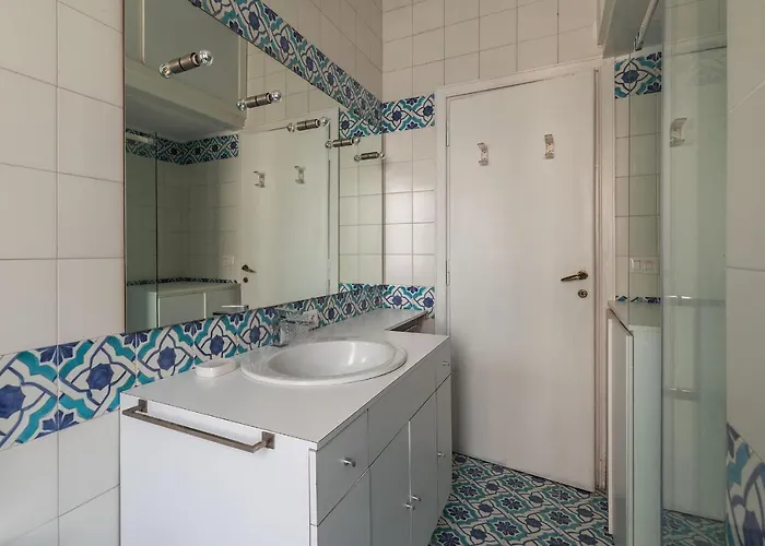 Apartment Guesthost - Sapienza & Borghese Comfy